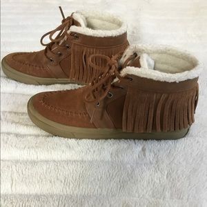American Eagle suede boots
